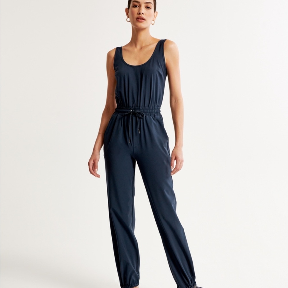 Abercrombie traveler jumpsuit